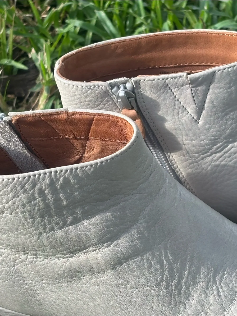 N/A toms ella